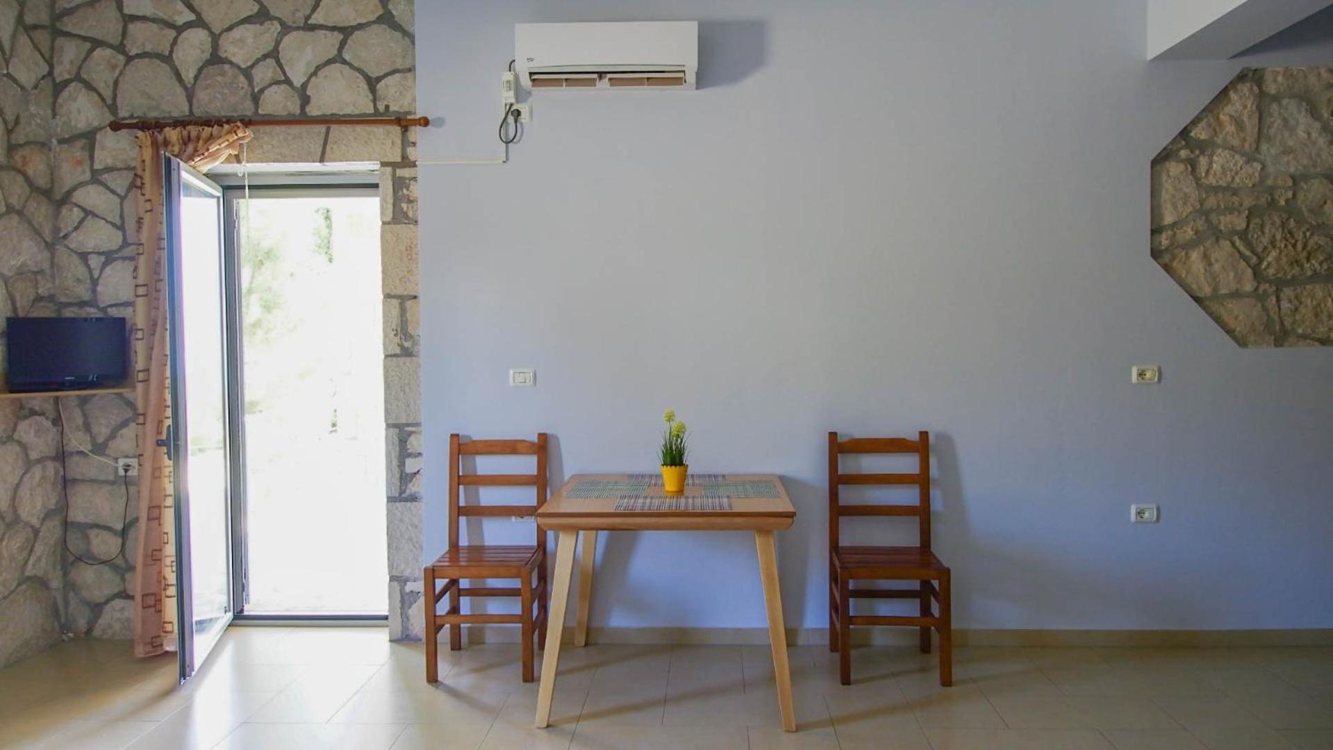 Guest House Suga 1 Qeparo Exterior foto