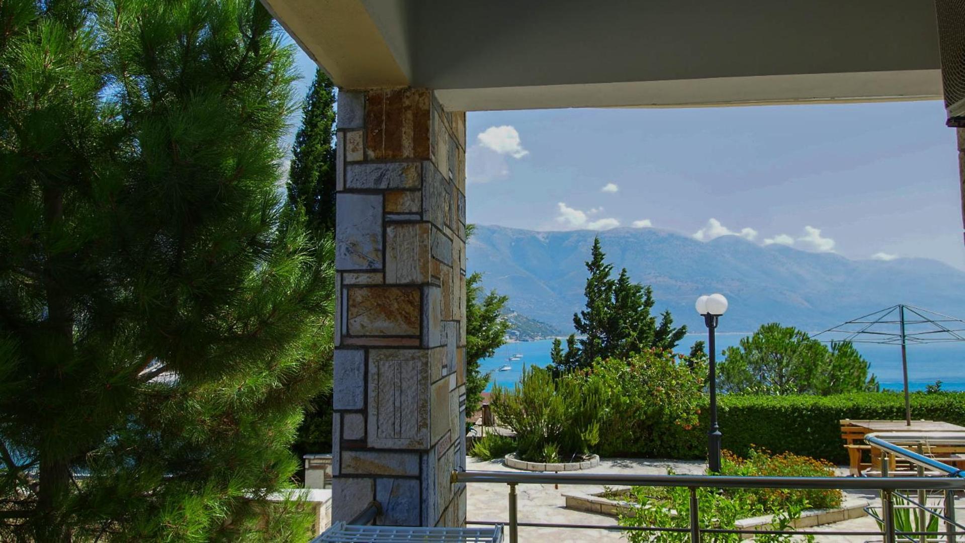 Guest House Suga 1 Qeparo Exterior foto