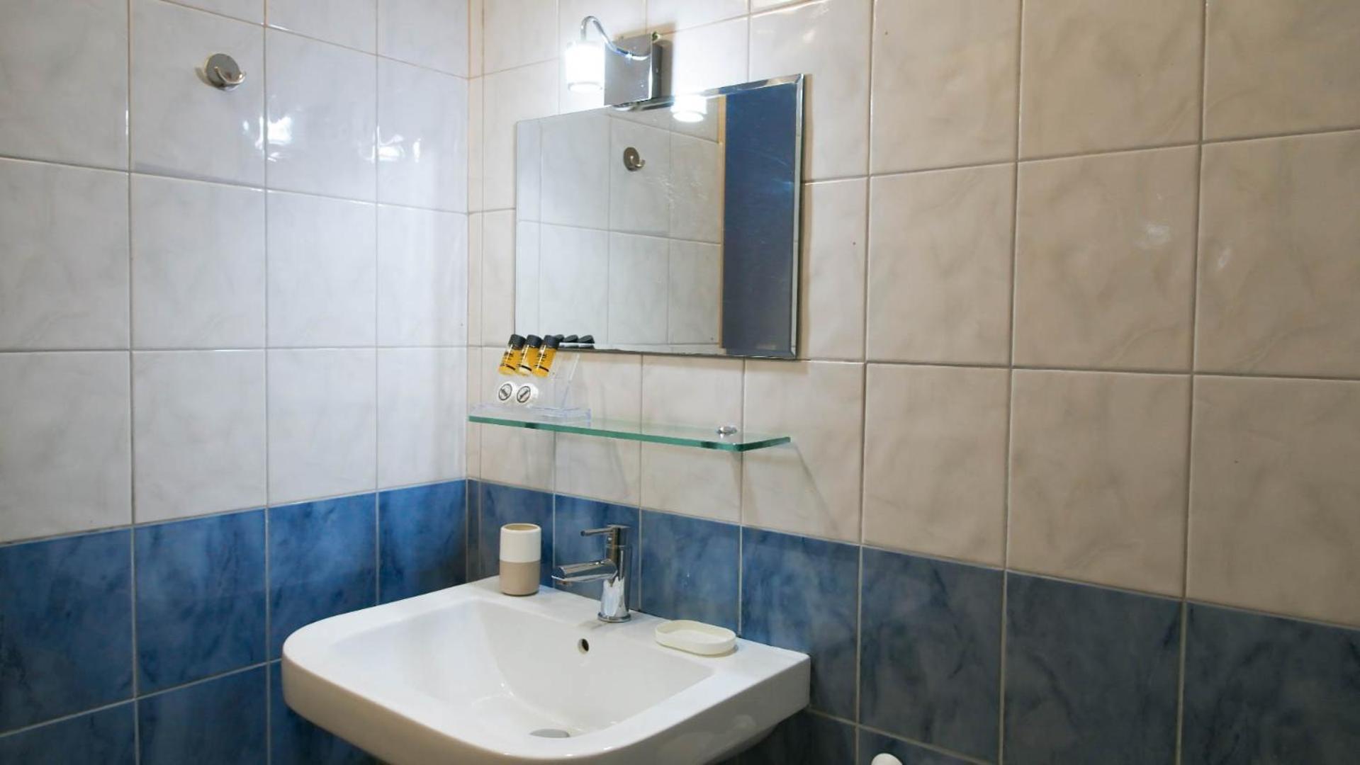 Guest House Suga 1 Qeparo Zimmer foto