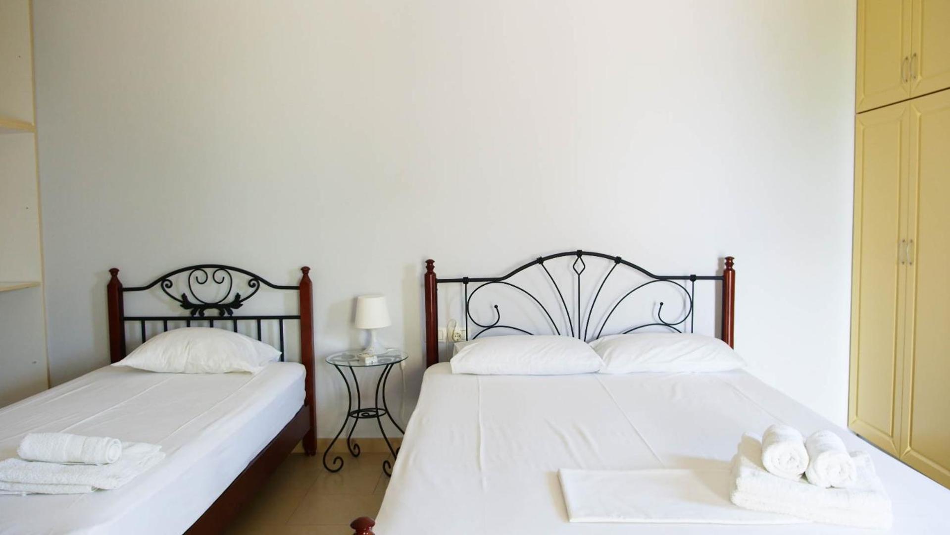 Guest House Suga 1 Qeparo Zimmer foto