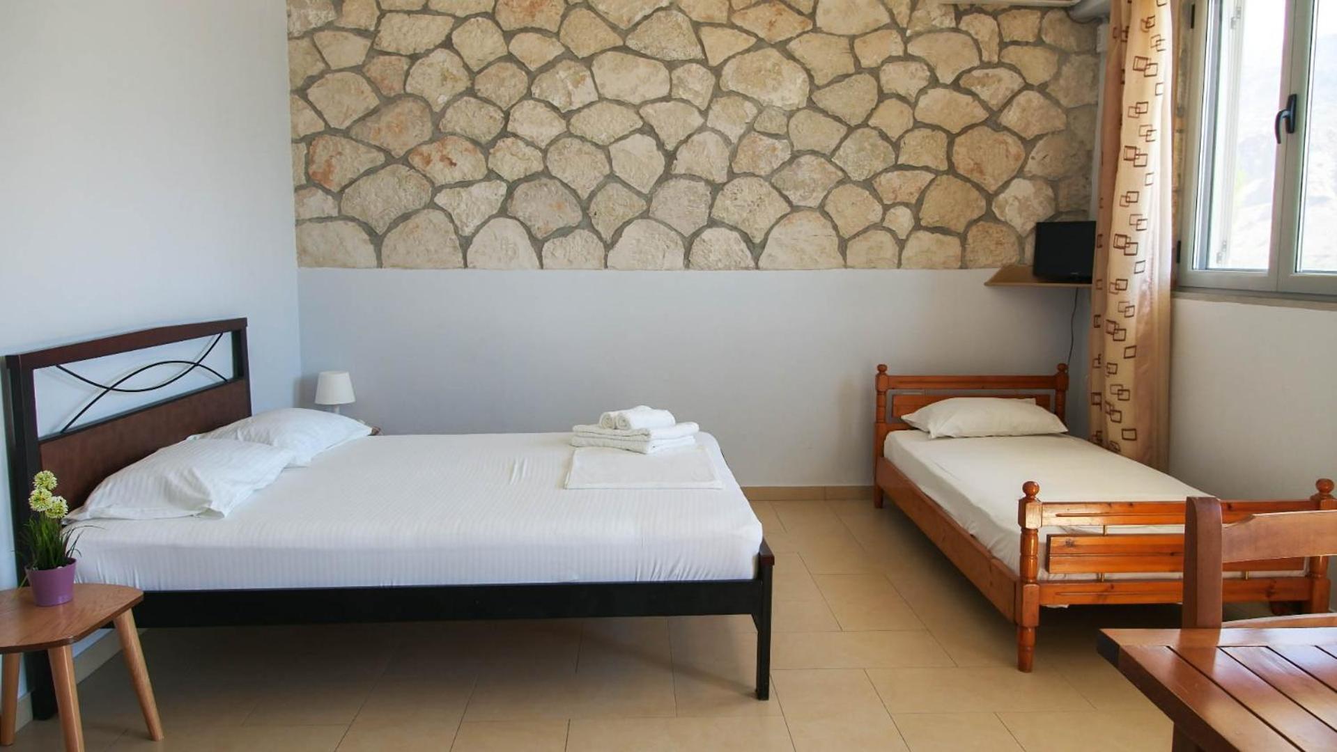 Guest House Suga 1 Qeparo Zimmer foto